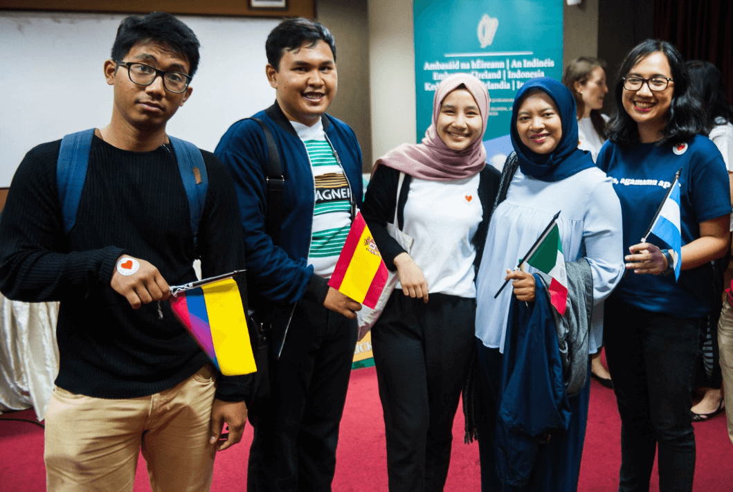 Merangkul Semua Orang